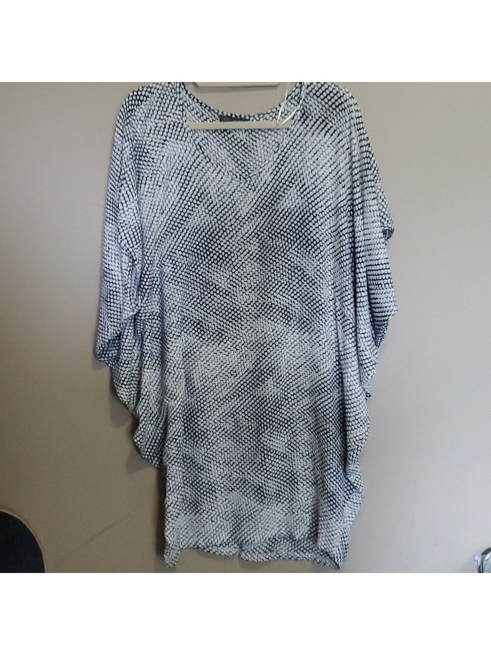Suzy shier cover up size medium nwot
